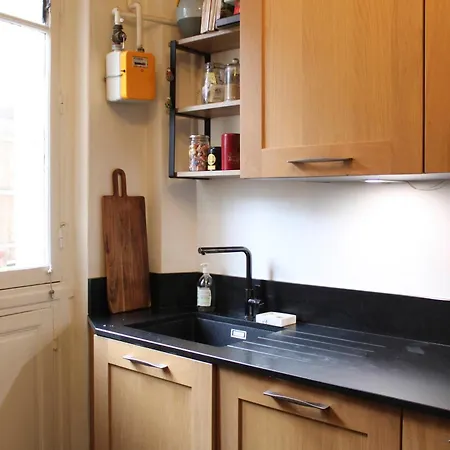 Spacious Luxury Haussmanian *